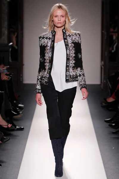 Look 3